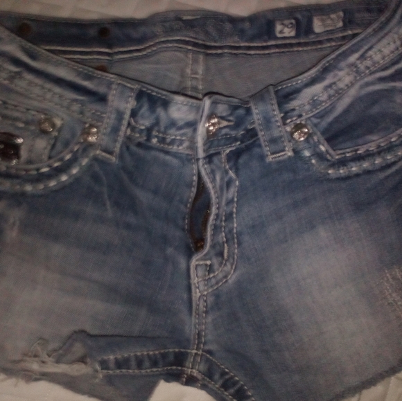 Miss Me Cut offs - Picture 2 of 2